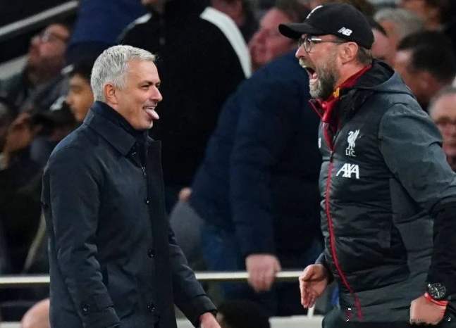  利物浦绝杀热刺登顶，萨拉赫单刀定乾坤  