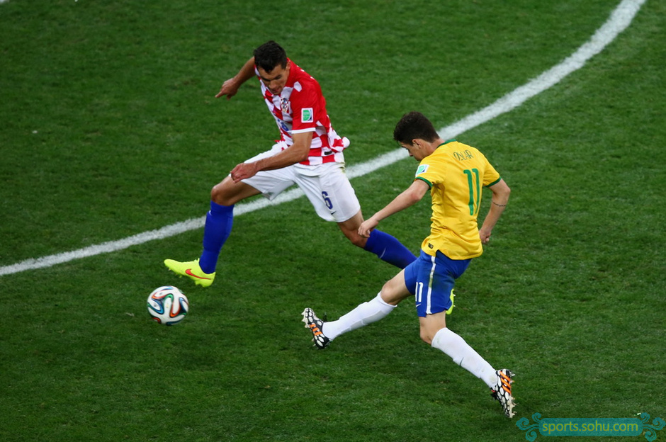  雷恩边锋速度制胜，单骑闯关锁定胜局