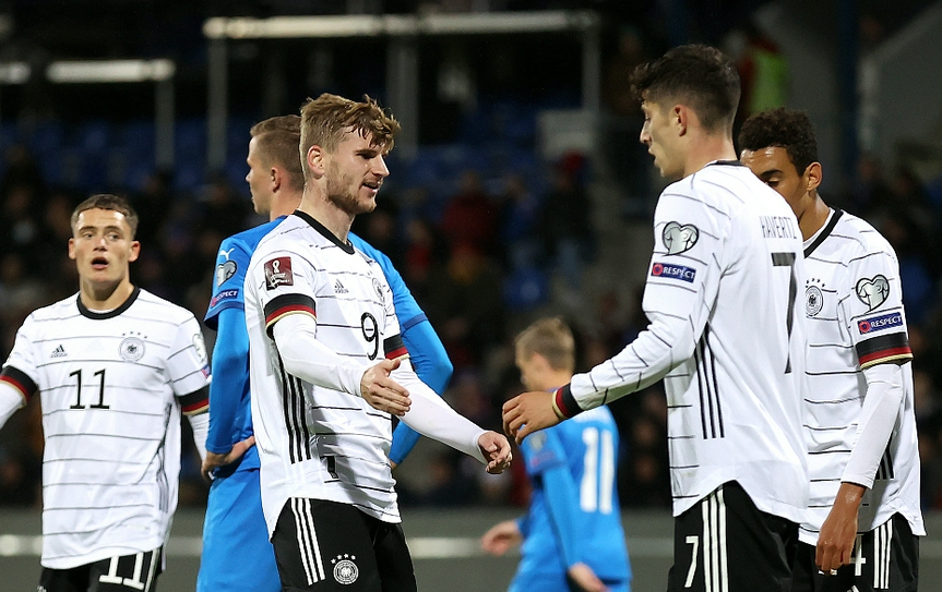  萨索洛青春风暴席卷赛场大胜传统强队罗马惊艳四方